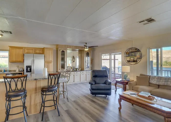 Riverfront Bullhead House W/ Balcony! Holiday home Bullhead City