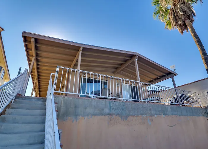 Holiday home Riverfront Bullhead House W/ Balcony!