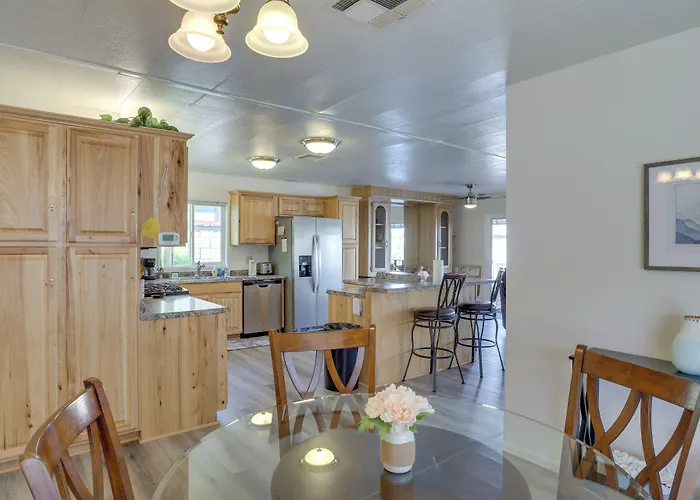 Holiday home Riverfront Bullhead House W/ Balcony! *